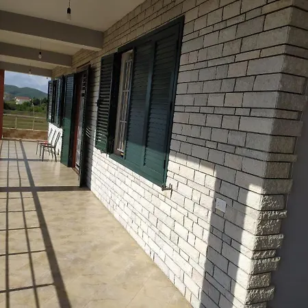 Gjiri I Lalezit Villa *